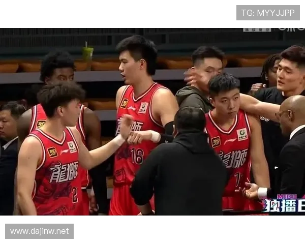 [CBA]沃伦绕桩甩右侧 刘颜诚三分空心入网.